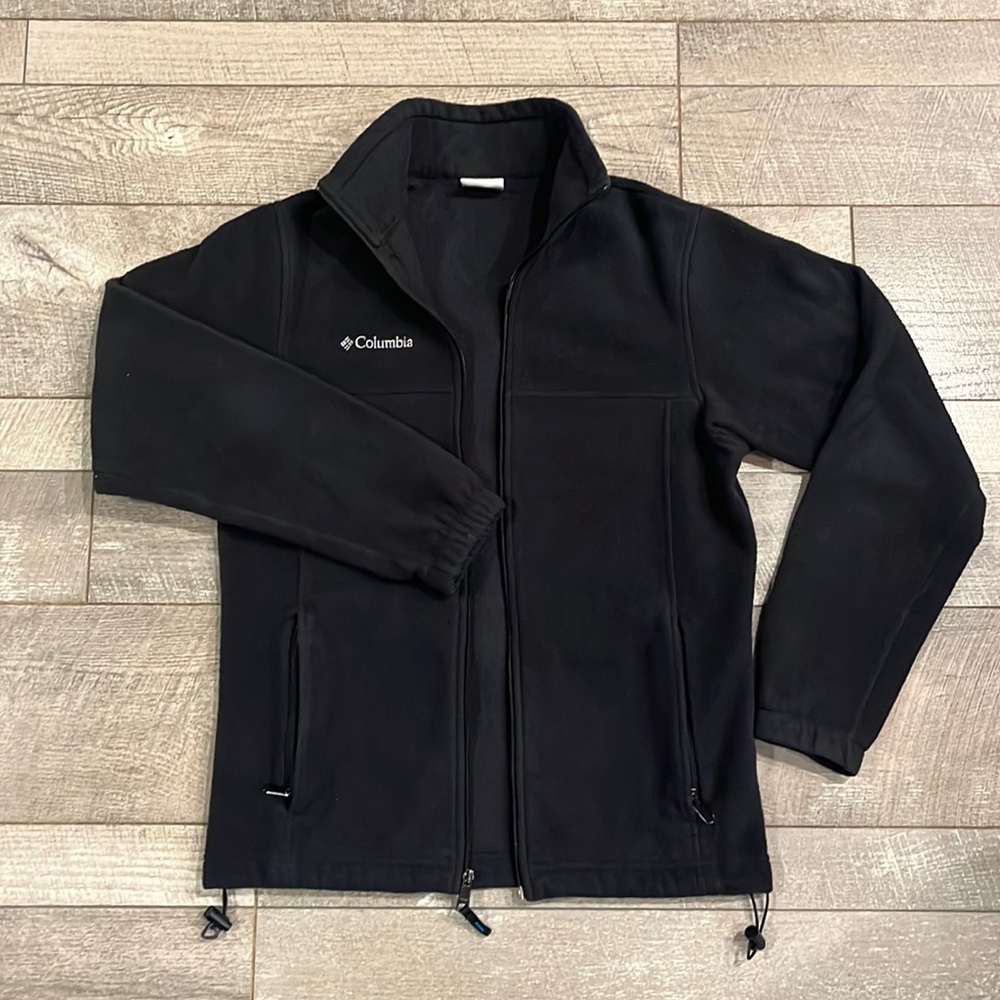 Black Columbia Men’s size small zip up fleece / sweater